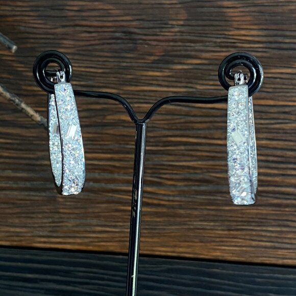 Fifth Avenue Gun Metal Oval Crystal Earrings NWT - Picture 3 of 10